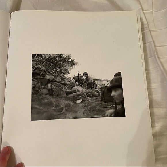 ISLANDS OF HELL: PHOTOS & HISTORY FROM WWII IN THE PACIFIC - Picture 7 of 9